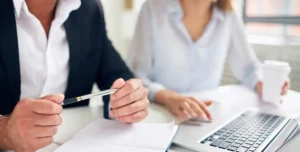 Qué incluye el servicio de procurador y cuándo es necesario contar con uno